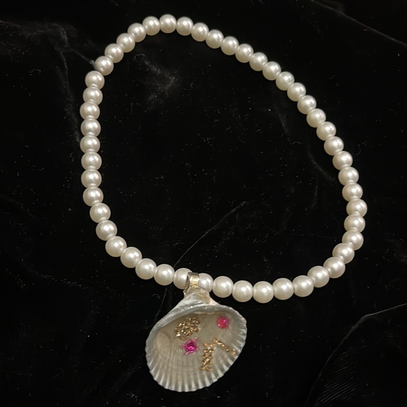 Stretchy Faux Pearls & Real Seashell One if a Kind Handmade Necklace - Picture 12 of 17